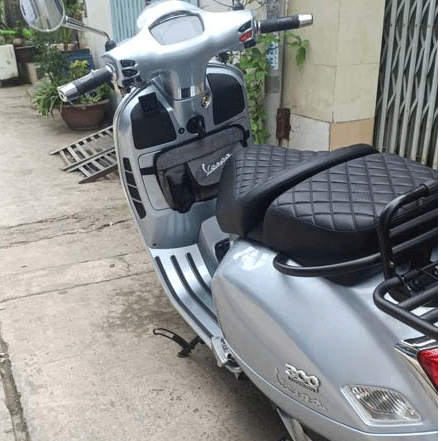 Yên Đôi Vespa Cao Cấp – Da Tổng Hợp Màu Đen _ VESPA-V02-BLACK2