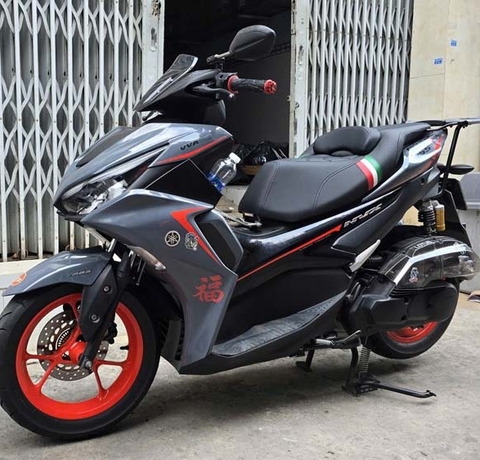 Yên Xe Kiểu Xe NVXV1 V2 V3 Thể Thao - Đen Cờ Ý _ NVX-G06-BLACK