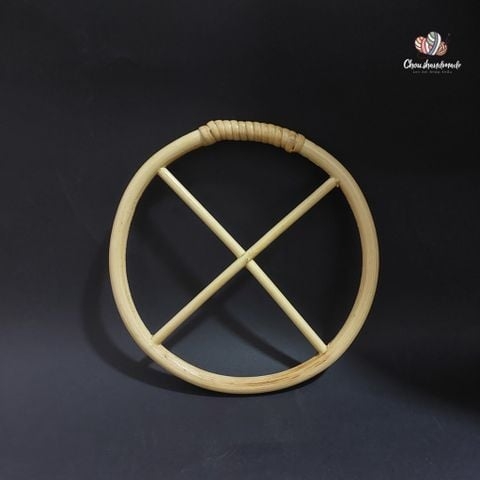 Khung vòng tròn bằng may, dùng để trang trí nội thất