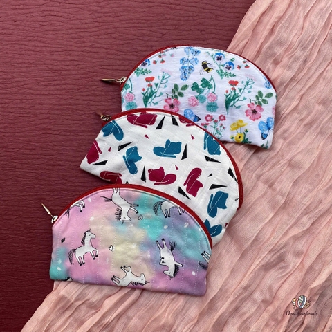 Ví đựng hình bán nguyệt