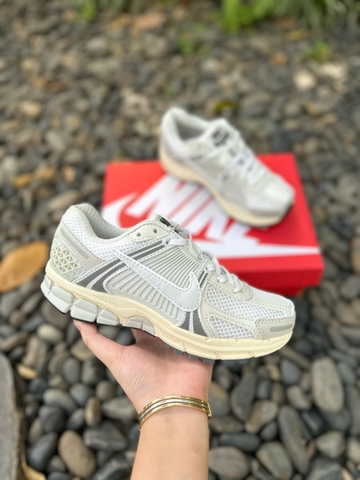 nike vomero5 xám trắng SALE