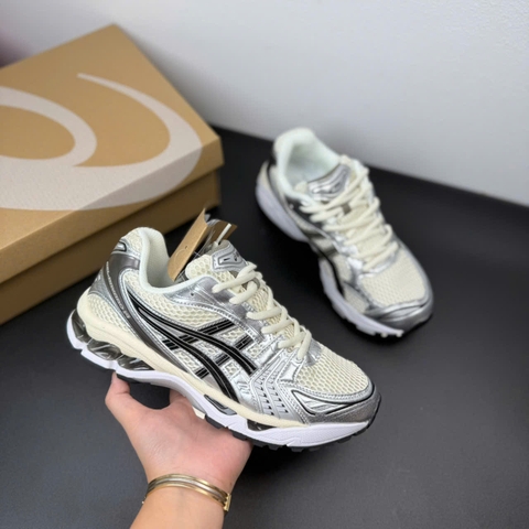 asic kayano đen kem