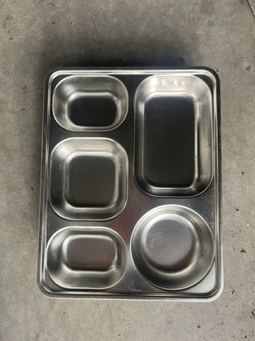 Khay cơm phần nhiều ngăn-DQDKD