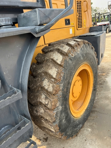 Máy xúc lật cũ gầu 2.2m3 LONKING LG833N kim phun cơ đời 2022 - Số khung 05543