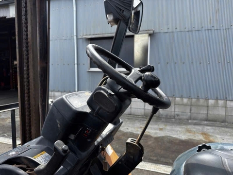 Xe nâng dầu 3 tấn TOYOTA 7FD30 Số Sàn (Đời 2000 - Nâng Cao 4m)