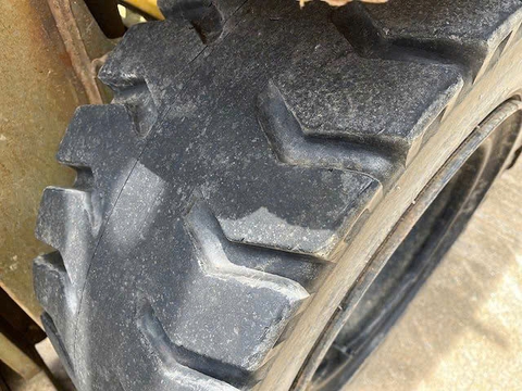 Xe nâng dầu cũ 3 tấn Komatsu FD30C-15 số sàn càng dài 1.81m dịch giá đời 2005 - 583217