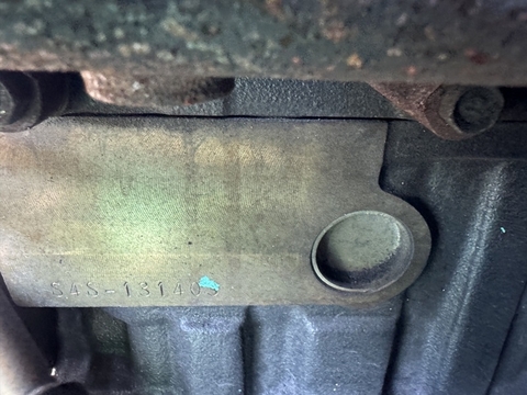 Xe nâng dầu 2.5 tấn MITSUBISHI FD25T đời 2006 chui cont dịch giá
