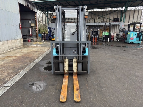 Xe nâng điện ngồi lái 2.5 tấn NICHIYU FB25PN-75-300 Đời 2014