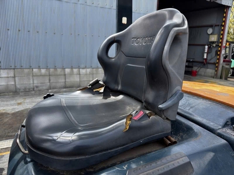 Xe nâng dầu 3 tấn TOYOTA 7FD30 Số Sàn (Đời 2000 - Nâng Cao 4m)