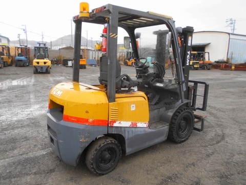 Xe nâng dầu cũ 2.5 tấn TCM FD25T3 Đời 2011 (Số Tự Động - Gật Gù)