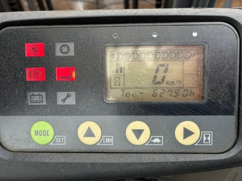 Xe nâng điện ngồi lái cũ 1.5 tấn Komatsu FB15-12 đời 2020 dịch càng cực đẹp - 856526