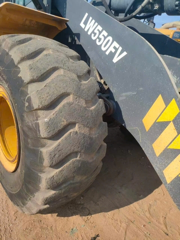 Xe xúc lật cũ 5 tấn XCMG LW550FV gầu 3.6m3 đổ cao đời 2021 - 15072