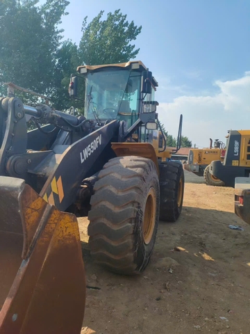 Xe xúc lật cũ 5 tấn XCMG LW550FV gầu 3.6m3 đổ cao đời 2021 - 15072