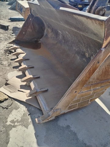 Máy xúc lật 6 tấn XCMG LW600FV Bản Cần Dài Đổ Cao (Đời 2020)