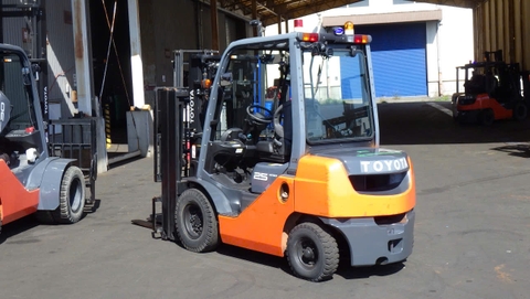Xe nâng dầu 2.5 tấn TOYOTA 02-8FD25 (Đời 2016 - Kèm Cơ Cấu Đẩy)