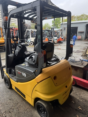 Xe nâng điện ngồi lái 900kg KOMATSU FB09H-12 Nâng Cao 5.5m (Đời 2015)