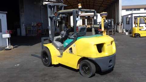Xe nâng dầu cũ 3.5 tấn Komatsu FD35T-10 tháp 4m lốp đôi càng dài 1.81m dịch giá đời 2011 - 135393