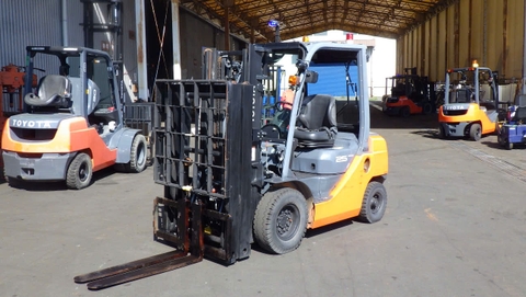 Xe nâng dầu 2.5 tấn TOYOTA 02-8FD25 (Đời 2016 - Kèm Cơ Cấu Đẩy)