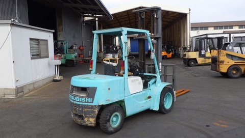 Xe nâng dầu 3.5 tấn MITSUBISHI FD35A Số Sàn (Lốp Kép - Gật Gù)