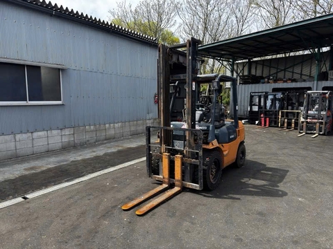 Xe nâng dầu 3 tấn TOYOTA 7FD30 Số Sàn (Đời 2000 - Nâng Cao 4m)