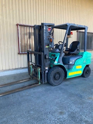 Xe nâng dầu cũ 2.5 tấn MITSUBISHI FD25T Đời 2005 (Chui Container - Dịch Giá)