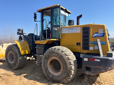 Máy xúc lật 5.5 tấn XCMG LW550 Bản Cần Dài Đổ Cao (Siêu Lướt 2021)