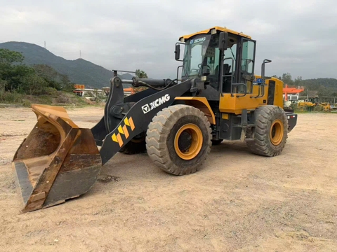 Máy xúc lật cũ XCMG LW500KV Đời 2018 (Bản Cao Cấp - Cần Dài 3.4m)