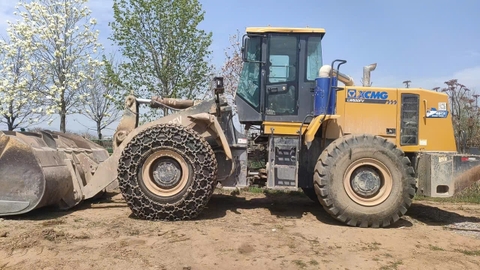 Máy xúc lật cũ XCMG LW600FV Đời 2020 (Gầu 4.5m3 - Nâng 6.3 Tấn)