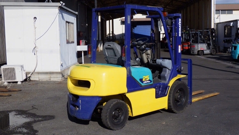 Xe nâng dầu 2.5 tấn KOMATSU FD25T-14 Đời 2001 (Chạy Lướt 3.882 Giờ)