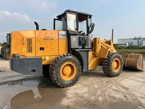 Máy xúc lật cũ gầu 2.2m3 LONKING LG833N kim phun cơ đời 2022 - Số khung 05543