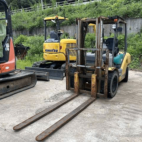 Xe nâng dầu cũ 3 tấn Komatsu FD30C-15 số sàn càng dài 1.81m dịch giá đời 2005 - 583217