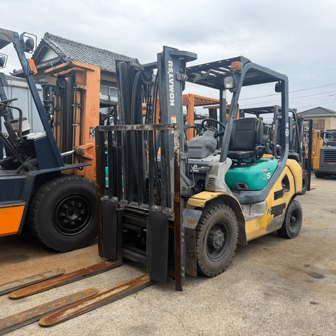 Xe nâng dầu cũ 2.5 tấn Komatsu FD25-16 số tự động dịch càng - 718426
