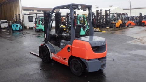 Xe nâng dầu 3 tấn TOYOTA 52-8FD30 Đời 2014 (Mâm Xoay 360 độ)