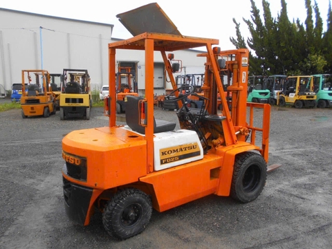 Xe nâng dầu cũ 2.5 tấn Komatsu FD25-10 số sàn gật gù lốp kép - 226335