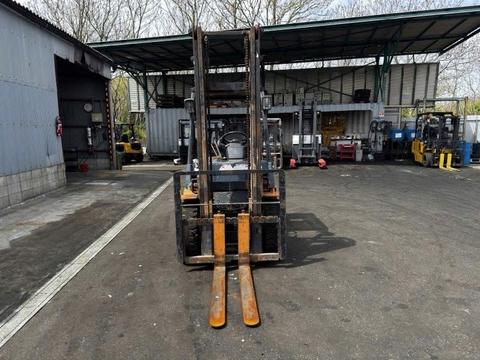 Xe nâng dầu 3 tấn TOYOTA 7FD30 Số Sàn (Đời 2000 - Nâng Cao 4m)