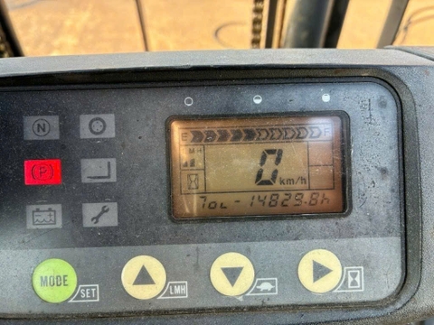 Xe nâng điện ngồi lái 1.5 tấn Komatsu FB15-12 đời 2015