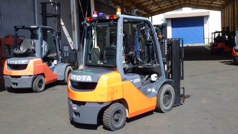 Xe nâng dầu 2.5 tấn TOYOTA 02-8FD25 (Đời 2016 - Kèm Cơ Cấu Đẩy)