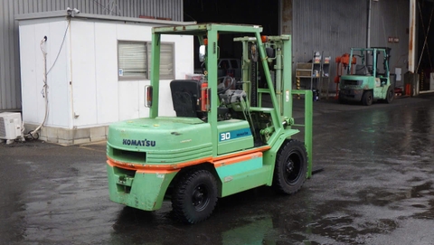 Xe nâng dầu 3 tấn KOMATSU FD30-11 số sàn - 463669