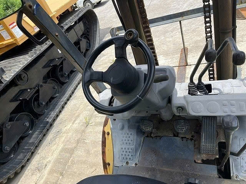 Xe nâng dầu cũ 3 tấn Komatsu FD30C-15 số sàn càng dài 1.81m dịch giá đời 2005 - 583217