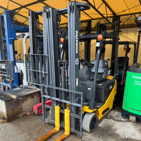 Xe nâng điện ngồi lái 900kg KOMATSU FB09H-12 Nâng Cao 5.5m (Đời 2015)