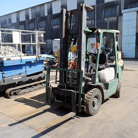 Xe nâng dầu 2 tấn MITSUBISHI FD20 đời 1996 dịch giá