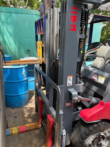 Xe nâng điện cũ 2.5 tấn Nichiyu FB25PN chui container dịch giá - 241C02049