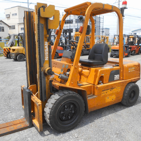 Xe nâng dầu cũ 3 tấn NISSAN FGJ02M30 số sàn bãi Nhật - 300030