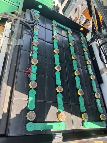 Xe nâng điện 2.5 tấn UNICARRIERS FB25-8 (Đời 2019 - Siêu Lướt 1.989 Giờ)