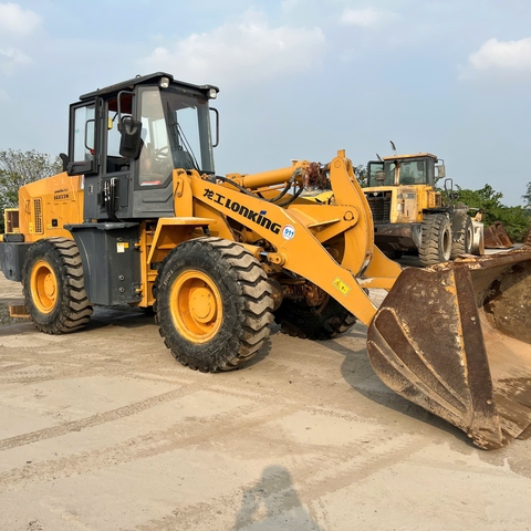 Máy xúc lật cũ gầu 2.2m3 LONKING LG833N kim phun cơ đời 2022 - Số khung 05543