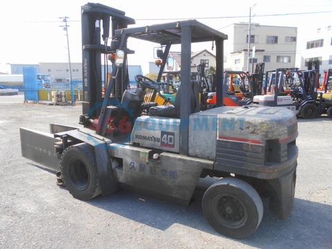 Xe nâng dầu 4 tấn Komatsu FD40-5/33383(4 Tấn) năm 1993