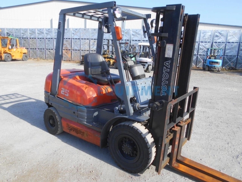 Xe nâng dầu 2.5 tấn Toyota 6FD25/20730 – Huyền thoại "Nồi đồng cối đá", máy cực chất