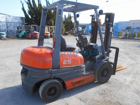 Xe nâng dầu 2.5 tấn Toyota 6FD25/20730 – Huyền thoại "Nồi đồng cối đá", máy cực chất