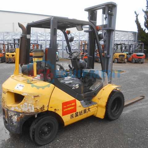 Xe nâng dầu Komatsu FD25T-16/730728(2.5 Tấn) năm 2006