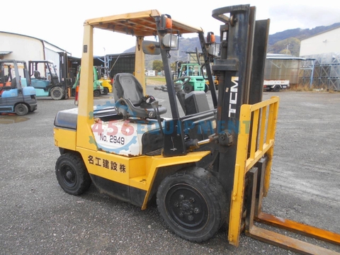 Xe nâng dầu 3 tấn TCM FD30Z8/24R60481